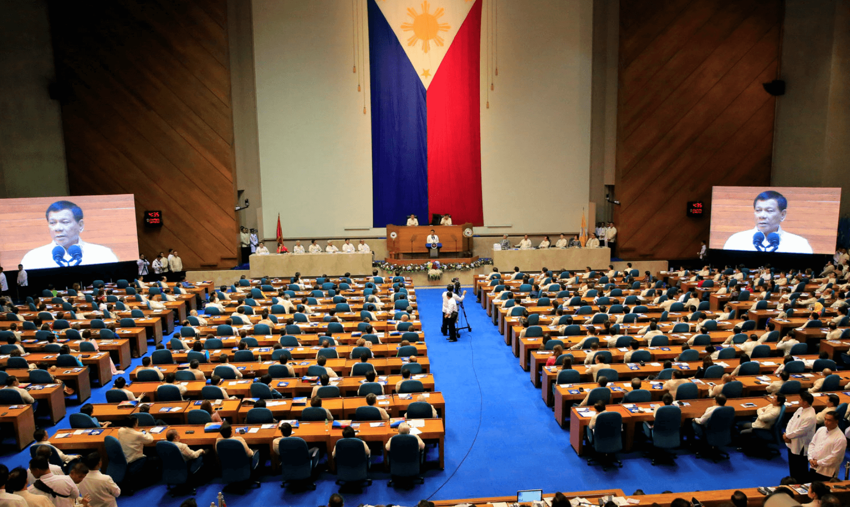 フィリピン政府の2021年の国家予算は4.5兆ペソでドゥテルテの承認待ち。その内訳は?