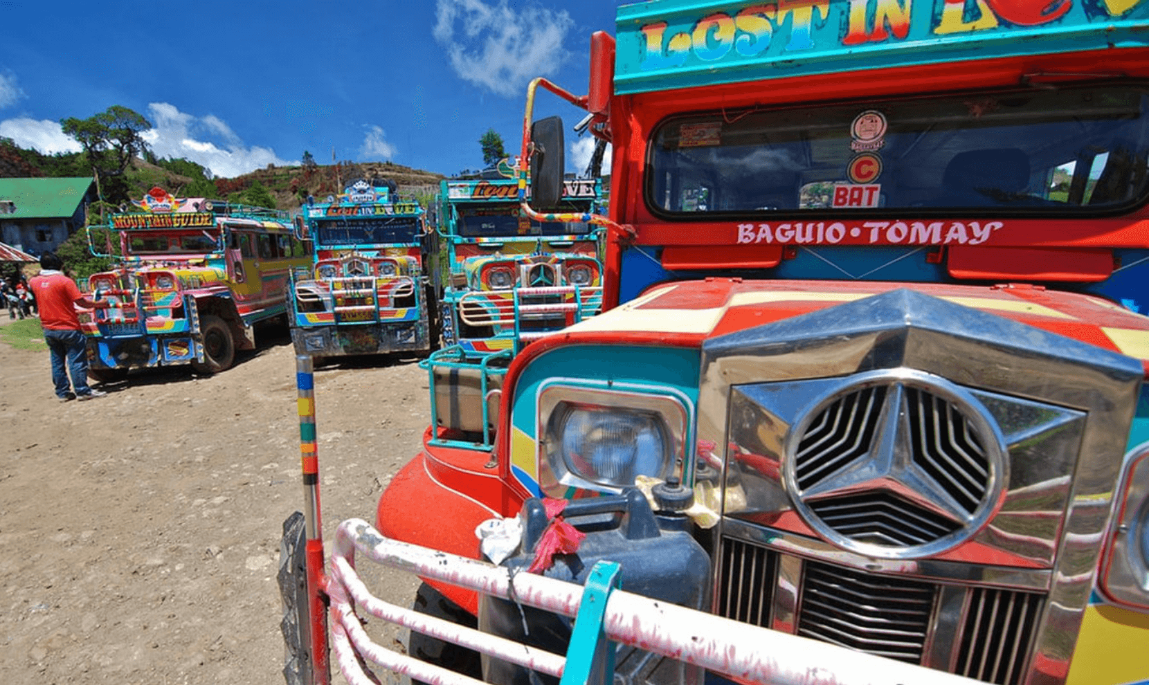 フィリピン国民の足・ジプニー(Jeepney)とは?歴史や由来を徹底解説!